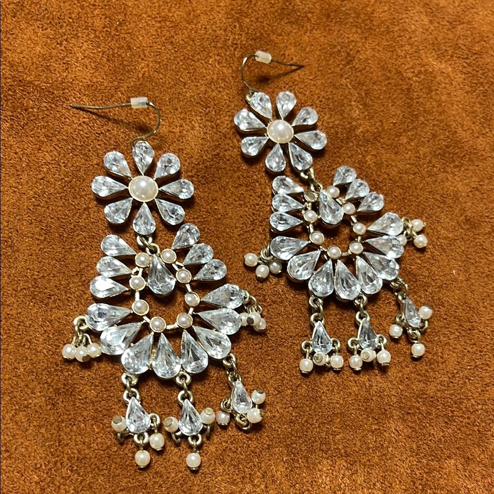 Vintage crystal Elegant  Pearl Chandelier Earrings
